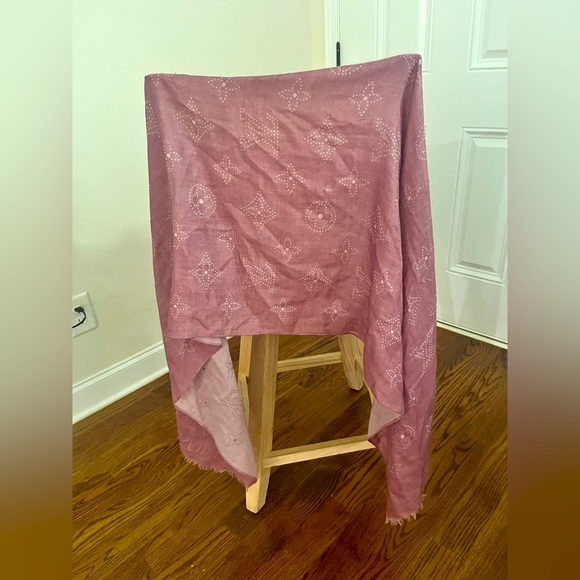 Authentic Pink Louis Vuitton Scarf - Picture 1 of 6